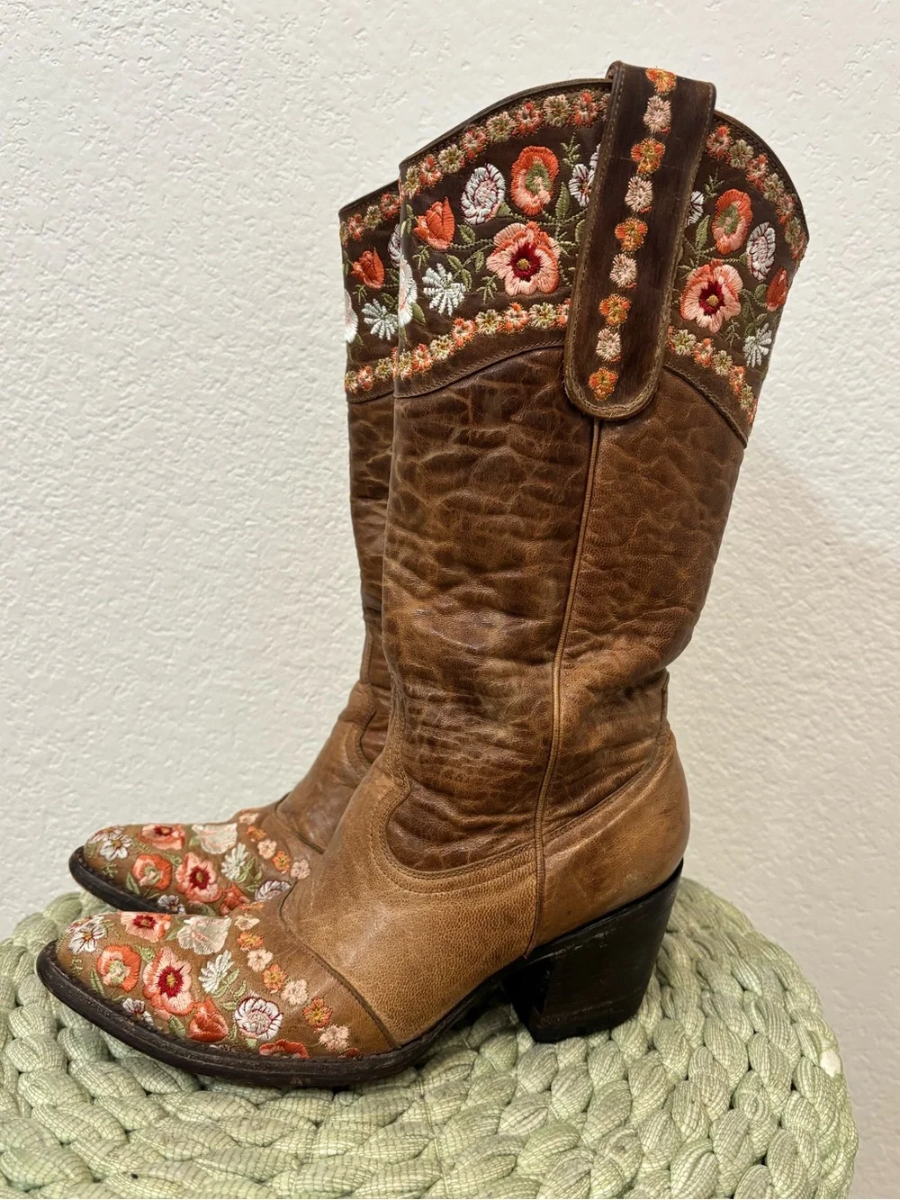 Old Gringo Pink/White Floral  Embroidered Brown Leather Cowboy Boots